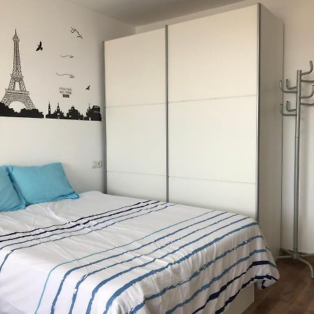 Apartamento Estudio Loft En El Centro Para 3 O 4 Personas Cama Doble Y Sofa Cama Check In A Partir De Las 15 Y 30 Min Pm Y Check Out Hasta Las 11 Y 30 Pm Con Wifi Normalmente No Se Puede Adelantar El Check In Torremolinos Exterior foto