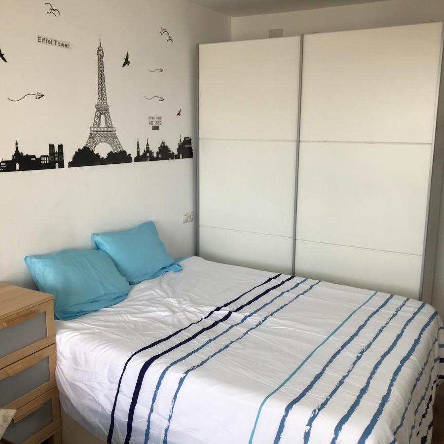 Apartamento Estudio Loft En El Centro Para 3 O 4 Personas Cama Doble Y Sofa Cama Check In A Partir De Las 15 Y 30 Min Pm Y Check Out Hasta Las 11 Y 30 Pm Con Wifi Normalmente No Se Puede Adelantar El Check In Torremolinos Exterior foto