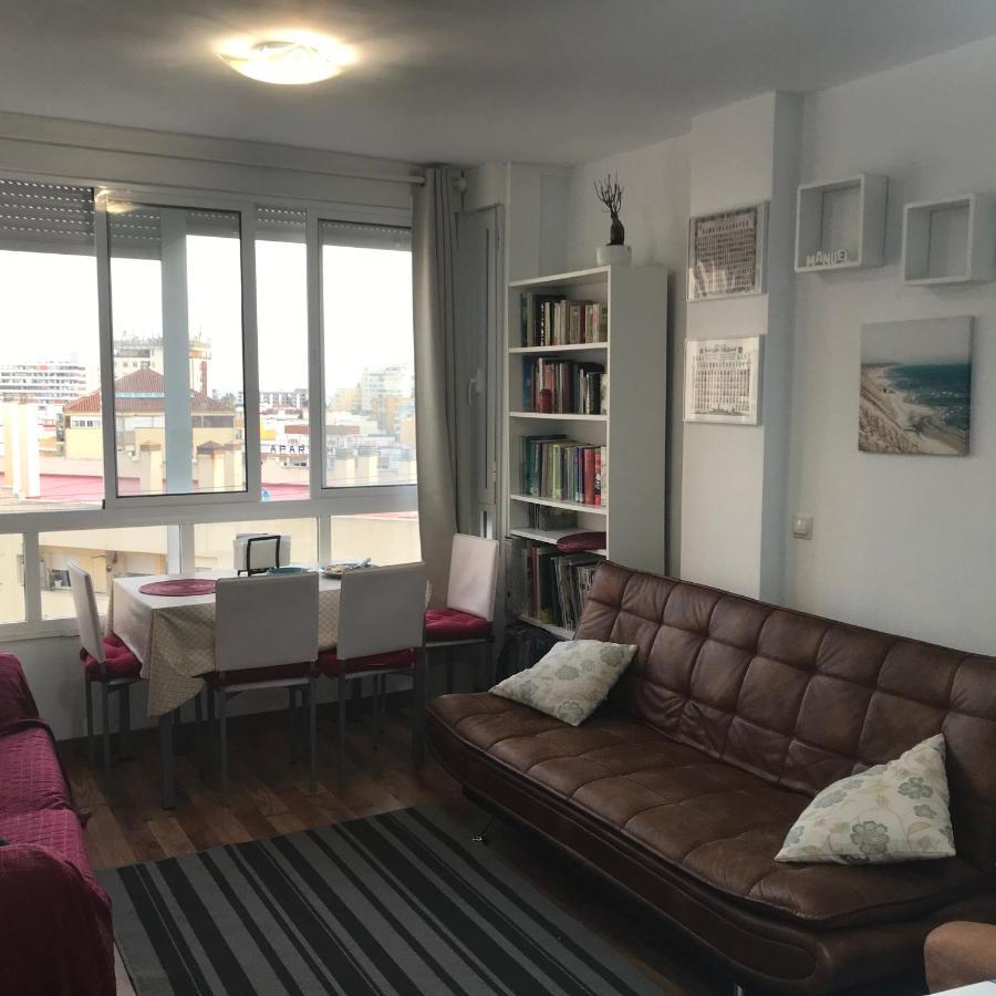 Apartamento Estudio Loft En El Centro Para 3 O 4 Personas Cama Doble Y Sofa Cama Check In A Partir De Las 15 Y 30 Min Pm Y Check Out Hasta Las 11 Y 30 Pm Con Wifi Normalmente No Se Puede Adelantar El Check In Torremolinos Exterior foto