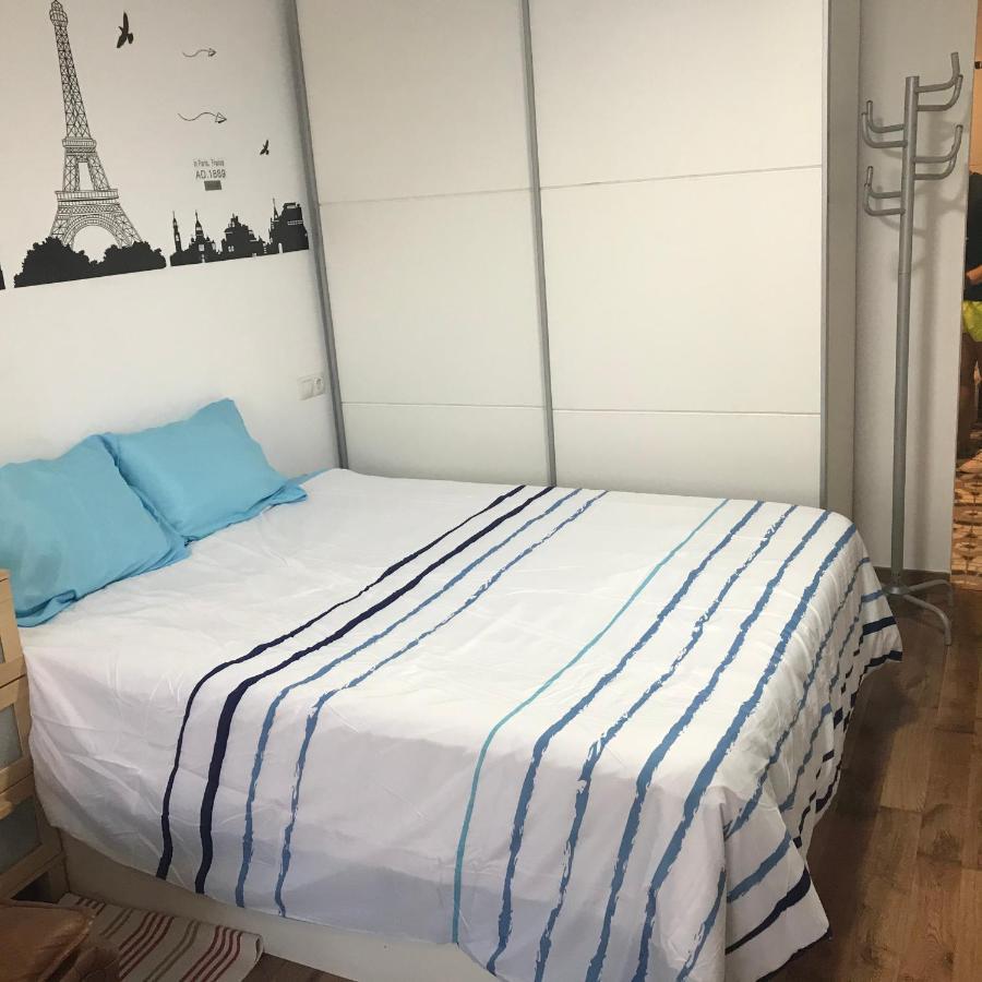 Apartamento Estudio Loft En El Centro Para 3 O 4 Personas Cama Doble Y Sofa Cama Check In A Partir De Las 15 Y 30 Min Pm Y Check Out Hasta Las 11 Y 30 Pm Con Wifi Normalmente No Se Puede Adelantar El Check In Torremolinos Exterior foto