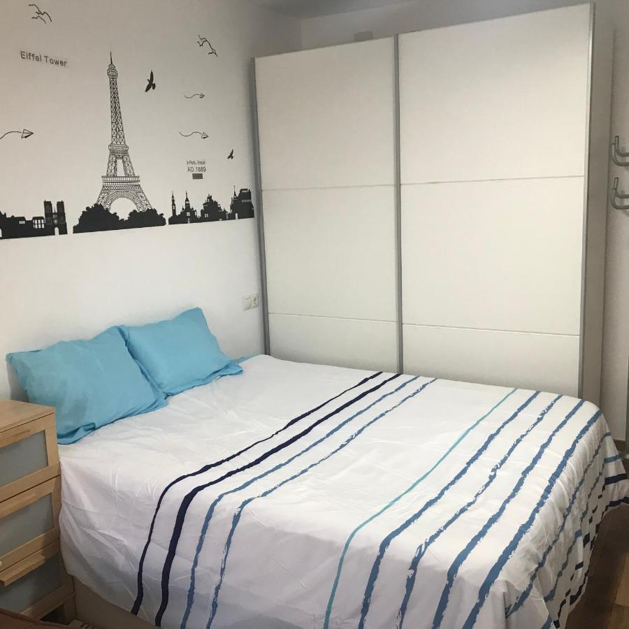 Apartamento Estudio Loft En El Centro Para 3 O 4 Personas Cama Doble Y Sofa Cama Check In A Partir De Las 15 Y 30 Min Pm Y Check Out Hasta Las 11 Y 30 Pm Con Wifi Normalmente No Se Puede Adelantar El Check In Torremolinos Exterior foto