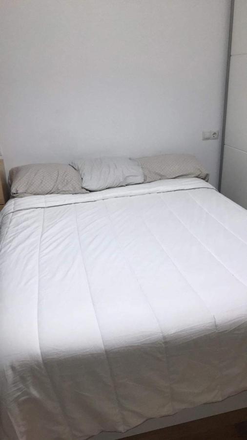 Apartamento Estudio Loft En El Centro Para 3 O 4 Personas Cama Doble Y Sofa Cama Check In A Partir De Las 15 Y 30 Min Pm Y Check Out Hasta Las 11 Y 30 Pm Con Wifi Normalmente No Se Puede Adelantar El Check In Torremolinos Exterior foto