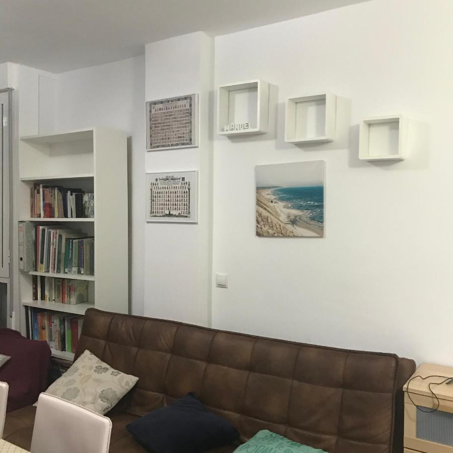 Apartamento Estudio Loft En El Centro Para 3 O 4 Personas Cama Doble Y Sofa Cama Check In A Partir De Las 15 Y 30 Min Pm Y Check Out Hasta Las 11 Y 30 Pm Con Wifi Normalmente No Se Puede Adelantar El Check In Torremolinos Exterior foto