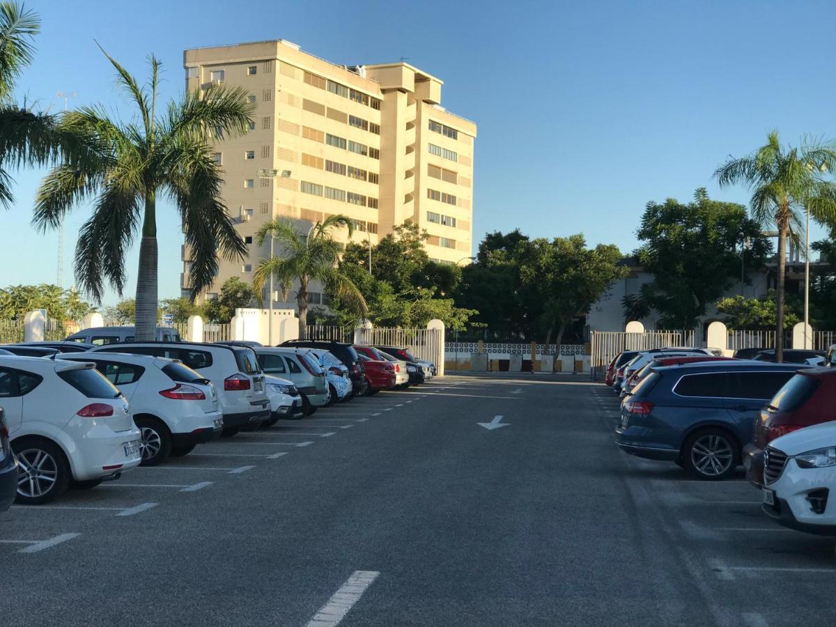 Apartamento Estudio Loft En El Centro Para 3 O 4 Personas Cama Doble Y Sofa Cama Check In A Partir De Las 15 Y 30 Min Pm Y Check Out Hasta Las 11 Y 30 Pm Con Wifi Normalmente No Se Puede Adelantar El Check In Torremolinos Exterior foto