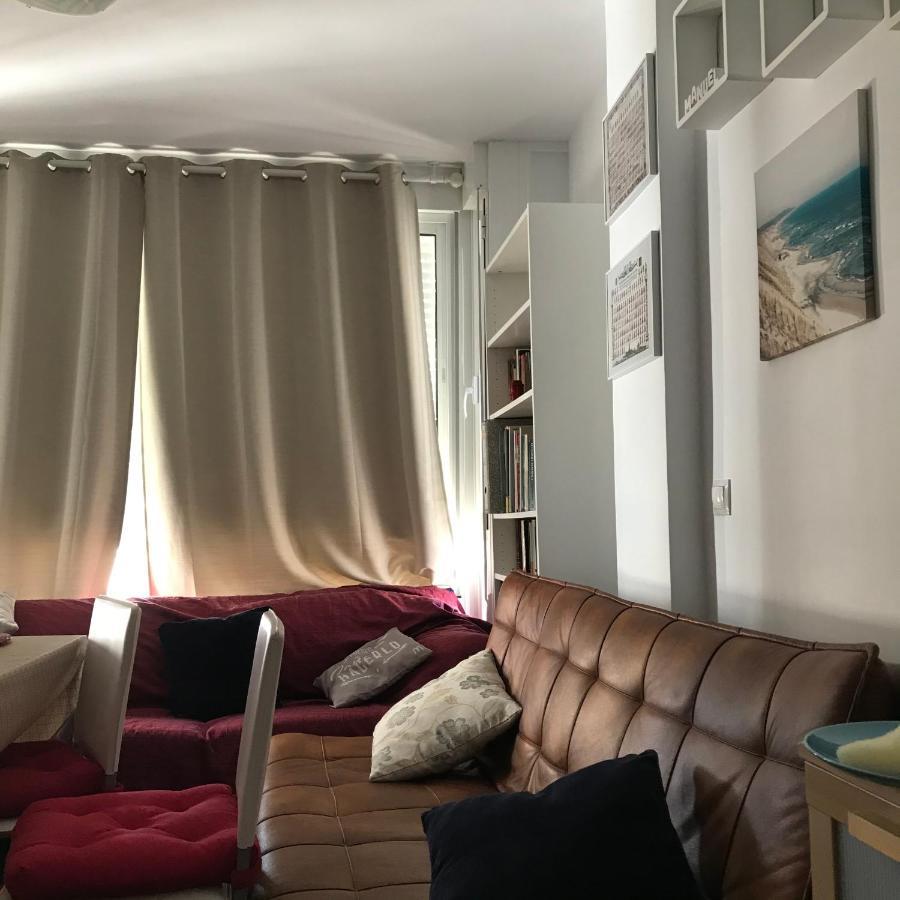 Apartamento Estudio Loft En El Centro Para 3 O 4 Personas Cama Doble Y Sofa Cama Check In A Partir De Las 15 Y 30 Min Pm Y Check Out Hasta Las 11 Y 30 Pm Con Wifi Normalmente No Se Puede Adelantar El Check In Torremolinos Exterior foto