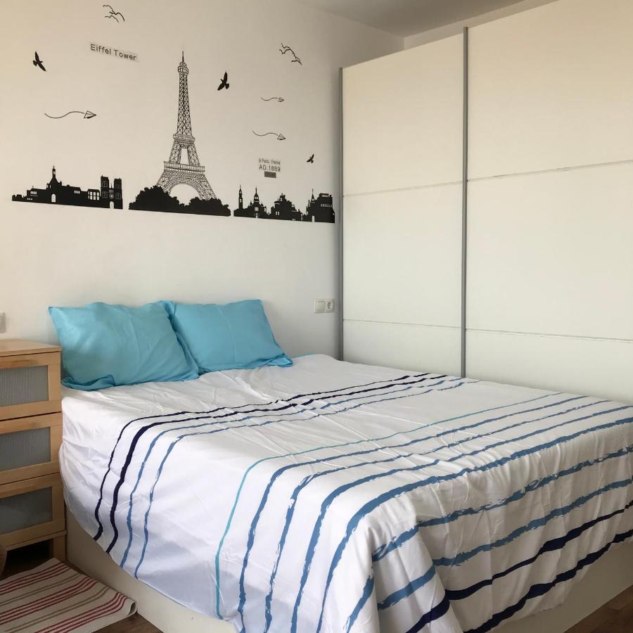 Apartamento Estudio Loft En El Centro Para 3 O 4 Personas Cama Doble Y Sofa Cama Check In A Partir De Las 15 Y 30 Min Pm Y Check Out Hasta Las 11 Y 30 Pm Con Wifi Normalmente No Se Puede Adelantar El Check In Torremolinos Exterior foto