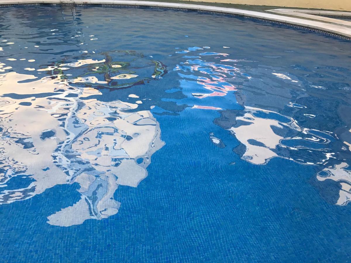 Apartamento Estudio Loft En El Centro Para 3 O 4 Personas Cama Doble Y Sofa Cama Check In A Partir De Las 15 Y 30 Min Pm Y Check Out Hasta Las 11 Y 30 Pm Con Wifi Normalmente No Se Puede Adelantar El Check In Torremolinos Exterior foto