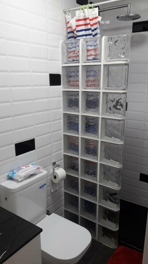 Apartamento Estudio Loft En El Centro Para 3 O 4 Personas Cama Doble Y Sofa Cama Check In A Partir De Las 15 Y 30 Min Pm Y Check Out Hasta Las 11 Y 30 Pm Con Wifi Normalmente No Se Puede Adelantar El Check In Torremolinos Exterior foto