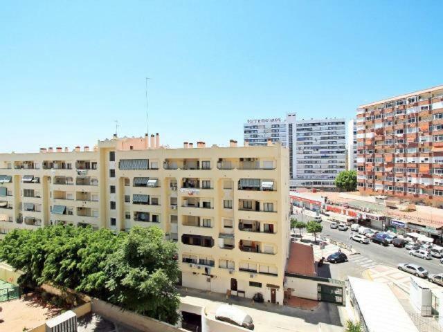 Apartamento Estudio Loft En El Centro Para 3 O 4 Personas Cama Doble Y Sofa Cama Check In A Partir De Las 15 Y 30 Min Pm Y Check Out Hasta Las 11 Y 30 Pm Con Wifi Normalmente No Se Puede Adelantar El Check In Torremolinos Exterior foto