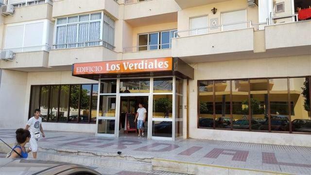 Apartamento Estudio Loft En El Centro Para 3 O 4 Personas Cama Doble Y Sofa Cama Check In A Partir De Las 15 Y 30 Min Pm Y Check Out Hasta Las 11 Y 30 Pm Con Wifi Normalmente No Se Puede Adelantar El Check In Torremolinos Exterior foto