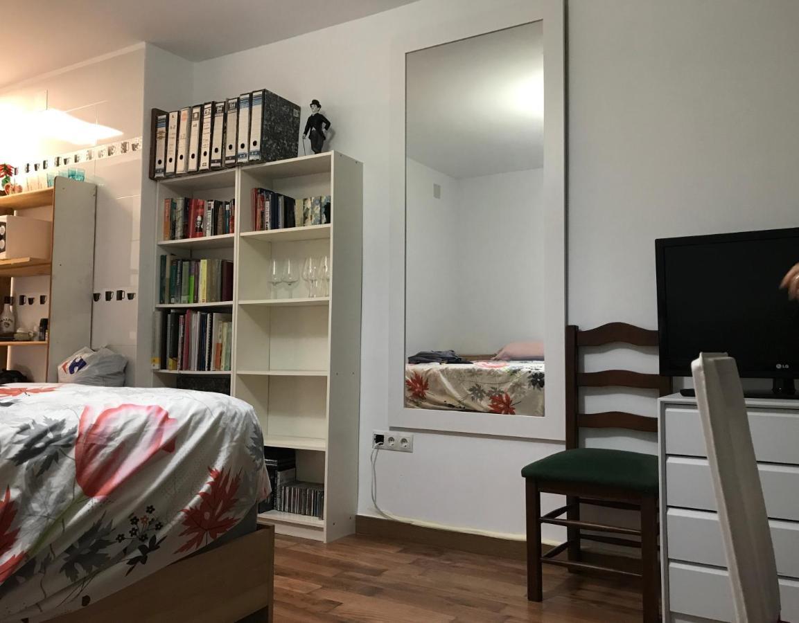 Apartamento Estudio Loft En El Centro Para 3 O 4 Personas Cama Doble Y Sofa Cama Check In A Partir De Las 15 Y 30 Min Pm Y Check Out Hasta Las 11 Y 30 Pm Con Wifi Normalmente No Se Puede Adelantar El Check In Torremolinos Exterior foto